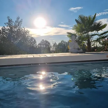 Villa Beautiful Air-conditioned With Pool And Hot Tub