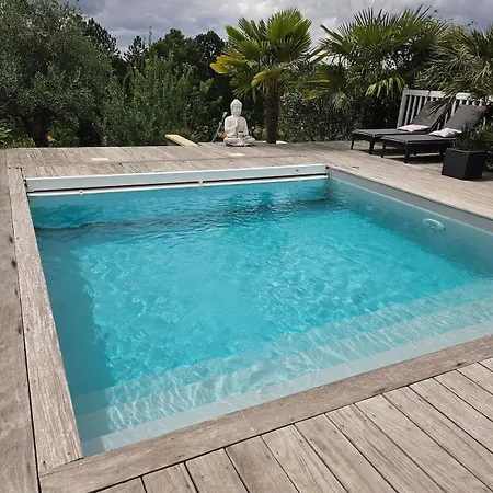 Beautiful Air-conditioned With Pool And Hot Tub Villa