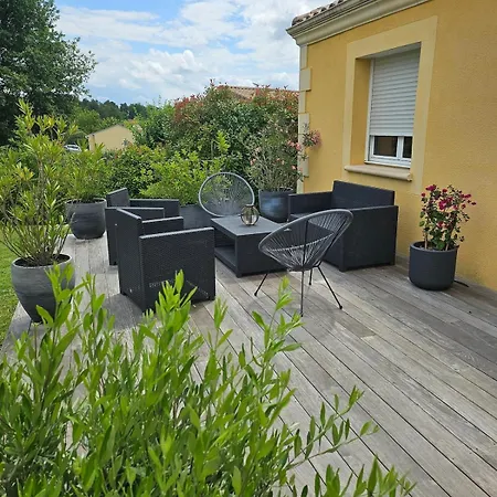 Beautiful Air-conditioned With Pool And Hot Tub Villa *